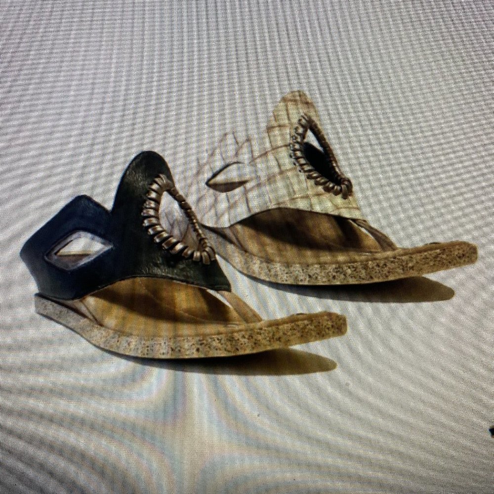 Modzori Lirah Reversible Sandals Size 7